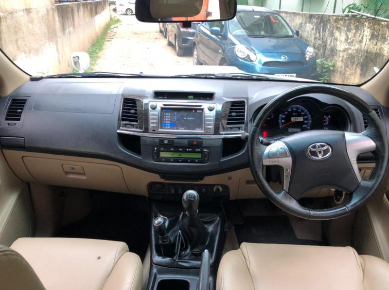 Toyota Fortuner 3.0 4X4 MT 2014