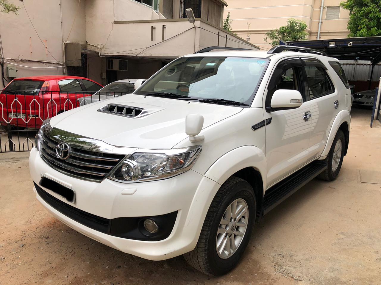 Toyota Fortuner 3.0 4X4 MT 2014