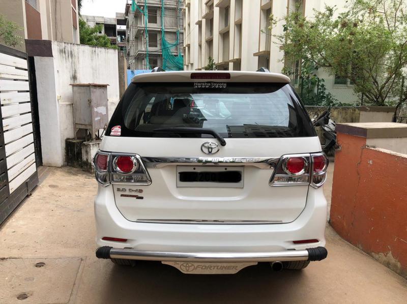 Toyota Fortuner 3.0 4X4 MT 2014