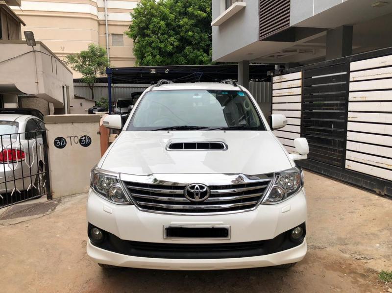 Toyota Fortuner 3.0 4X4 MT 2014