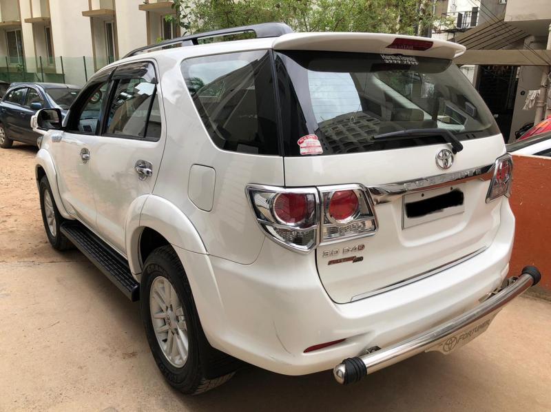 Toyota Fortuner 3.0 4X4 MT 2014