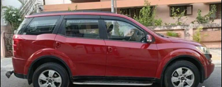 Mahindra XUV500 W6 2016