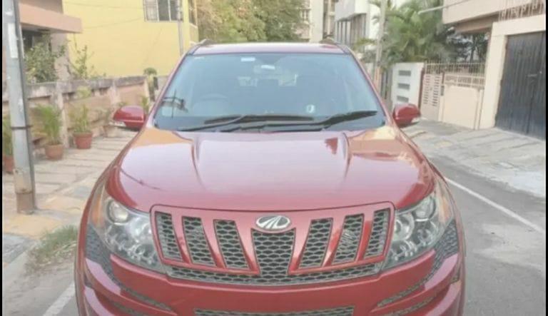 Mahindra XUV500 W6 2016