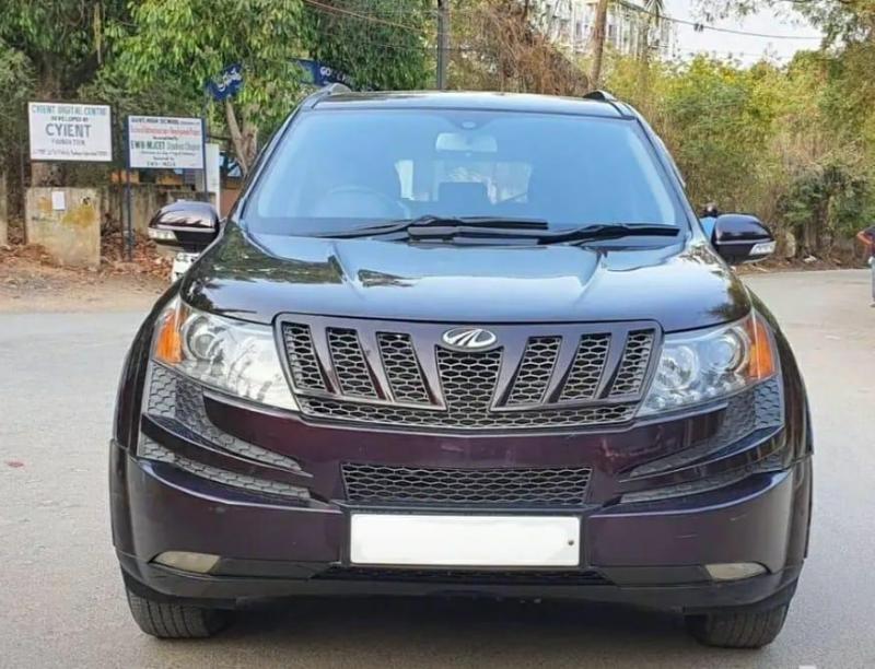 Mahindra XUV500 W8 2016
