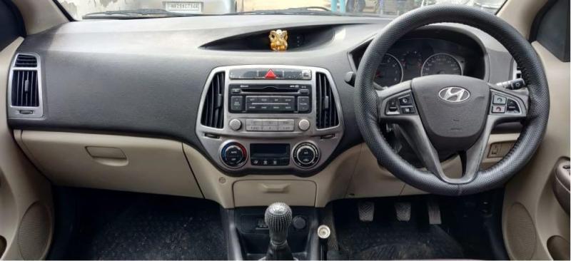 Hyundai i20 Sportz 1.2 2013