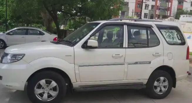 Tata Safari Storme EX 2016