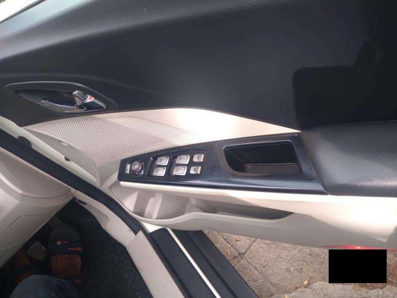 Mahindra XUV300 W8 (O) Diesel BS6 2021