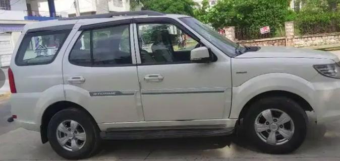 Tata Safari Storme EX 2016