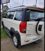 Mahindra TUV300 T8 2015