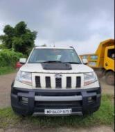 Mahindra TUV300 T8 2015