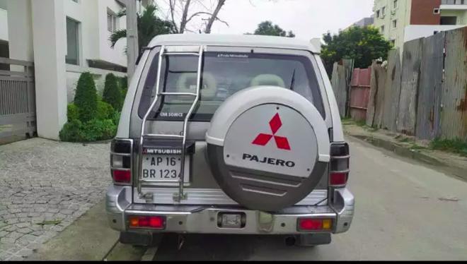 Mitsubishi Pajero SFX 2.8 2010