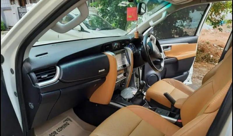 Toyota Fortuner 2.8 4x4 MT 2018