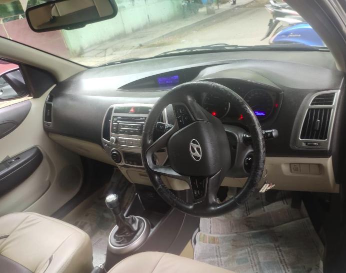 Hyundai i20 Sportz 1.2 2012