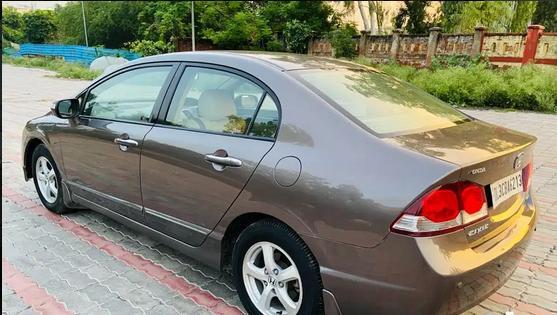 Honda Civic 1.8 V AT 2010