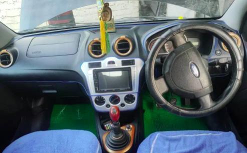 Ford Figo 1.4 TDCI TITANIUM 2012