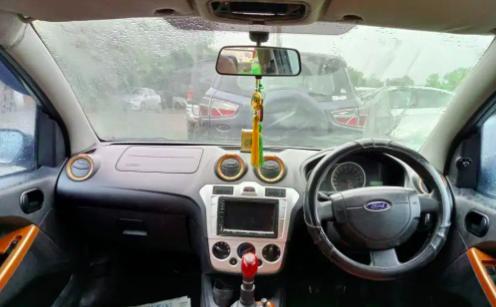 Ford Figo 1.4 TDCI TITANIUM 2012