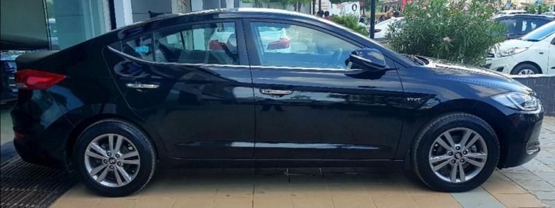 Hyundai Elantra 2.0 SX MT 2017