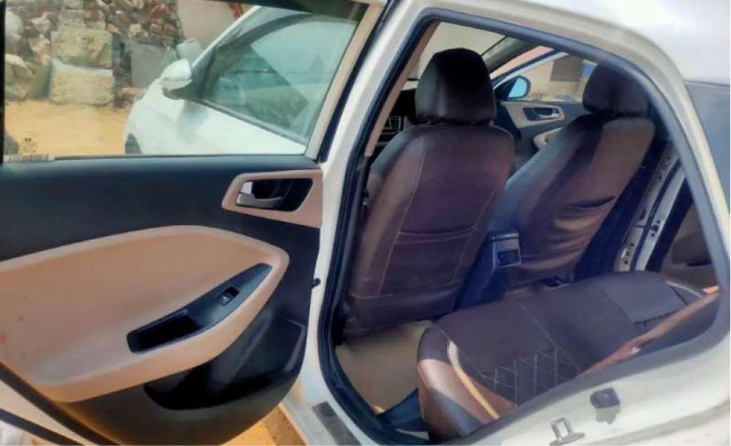 Hyundai i20 Magna 1.2 (O) 2012