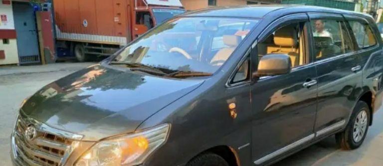 Toyota Innova 2.5 ZX 7 STR BS IV 2013