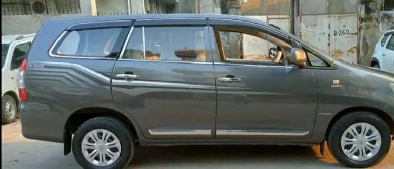 Toyota Innova 2.5 ZX 7 STR BS IV 2013