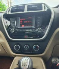 Mahindra TUV300 T8 2016