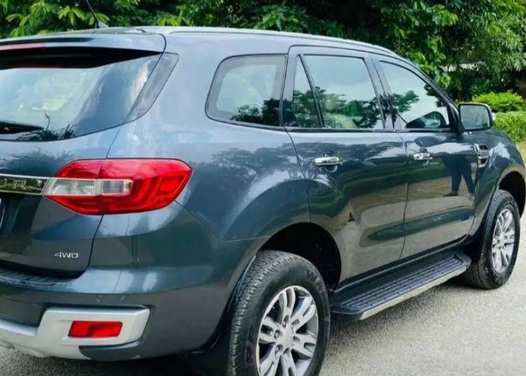 Ford Endeavour Titanium 3.2 4x4 AT 2017