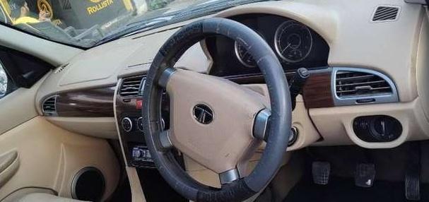 Tata Safari Storme 2.2 VX 4x2 2013