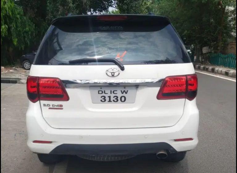 Toyota Fortuner 3.0 4x2 MT 2012