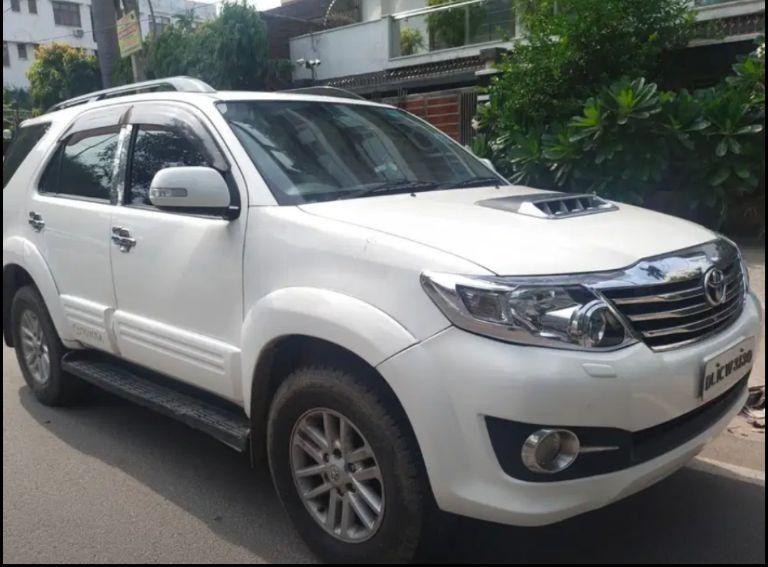 Toyota Fortuner 3.0 4x2 MT 2012