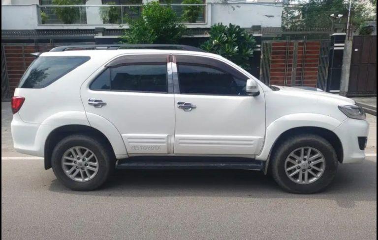 Toyota Fortuner 3.0 4x2 MT 2012