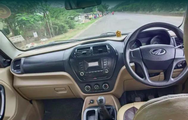 Mahindra TUV300 T6 Plus 2016