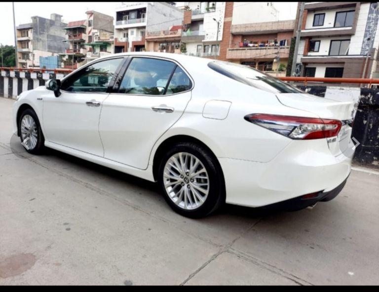 Toyota Camry HYBRID BS6 2020