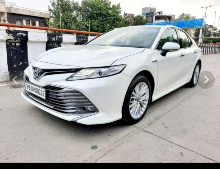 Toyota Camry HYBRID BS6 2020