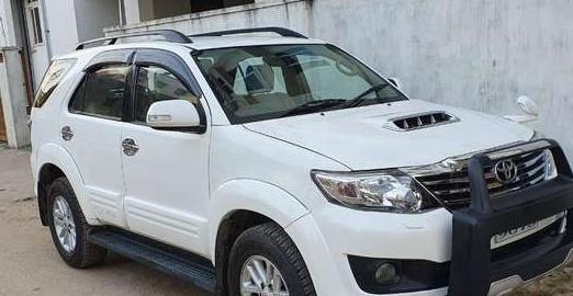 Toyota Fortuner 3.0 4X4 MT 2012