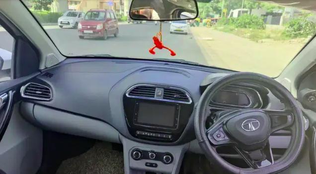 Tata Tiago Revotron XZ 2020