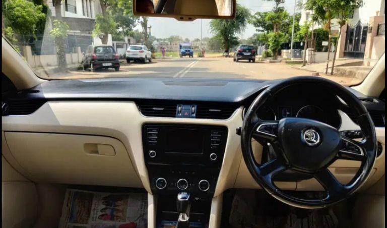 Skoda Octavia Elegance 2.0 TDI AT 2015