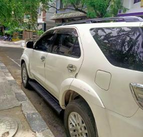 Toyota Fortuner 2.8 4x4 AT 2012