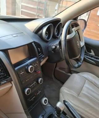 Mahindra XUV500 W8 2017