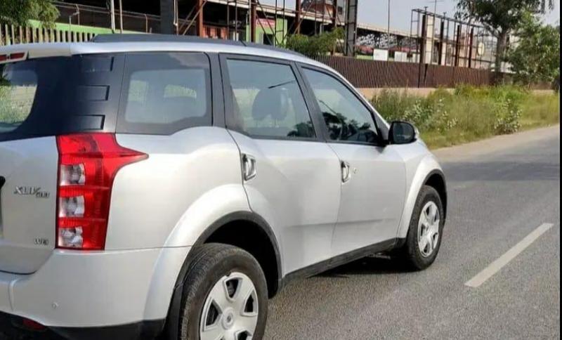 Mahindra XUV500 W10 2017
