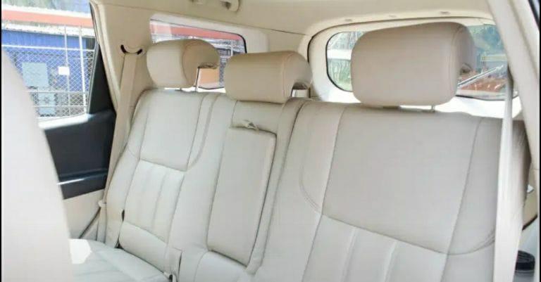 Mahindra XUV500 W10 2017