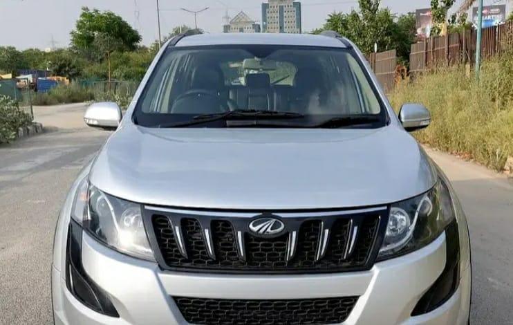 Mahindra XUV500 W10 2017
