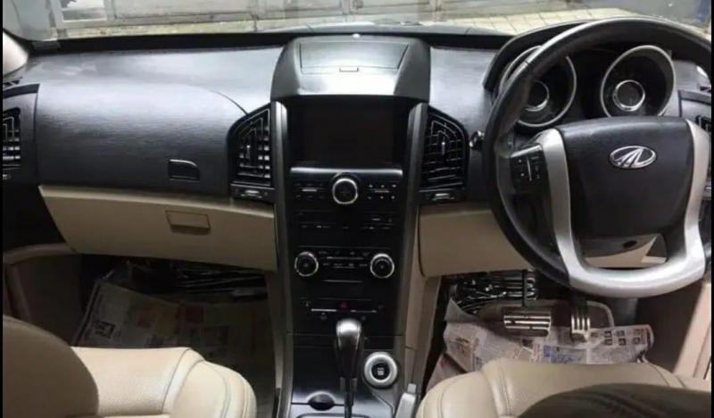 Mahindra XUV500 W8 2017