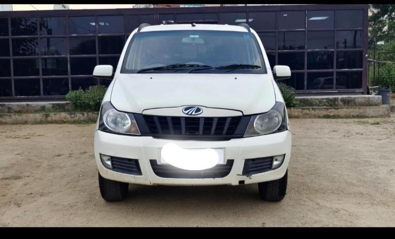 Mahindra Quanto C8 2015