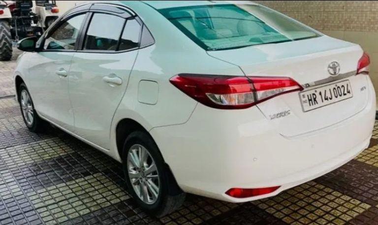 Toyota Yaris V MT 2019