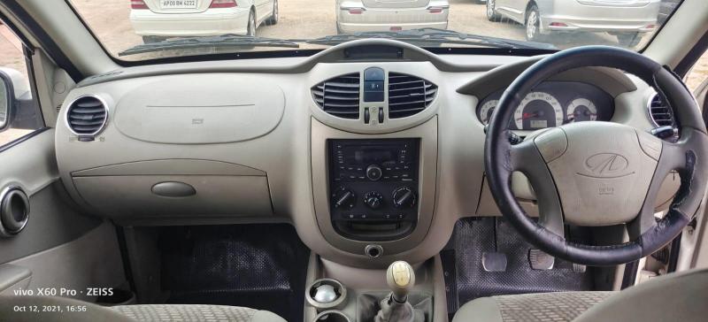 Mahindra Quanto C8 2015