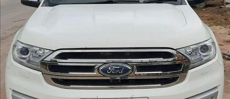 Ford Endeavour Trend 2.2 4x2 AT 2017