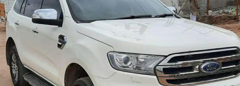 Ford Endeavour Trend 2.2 4x2 AT 2017