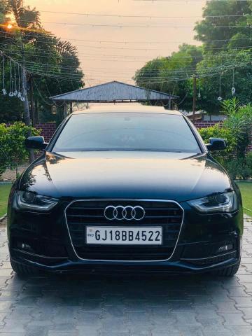 Audi A4 2.0 TDI S line 2012