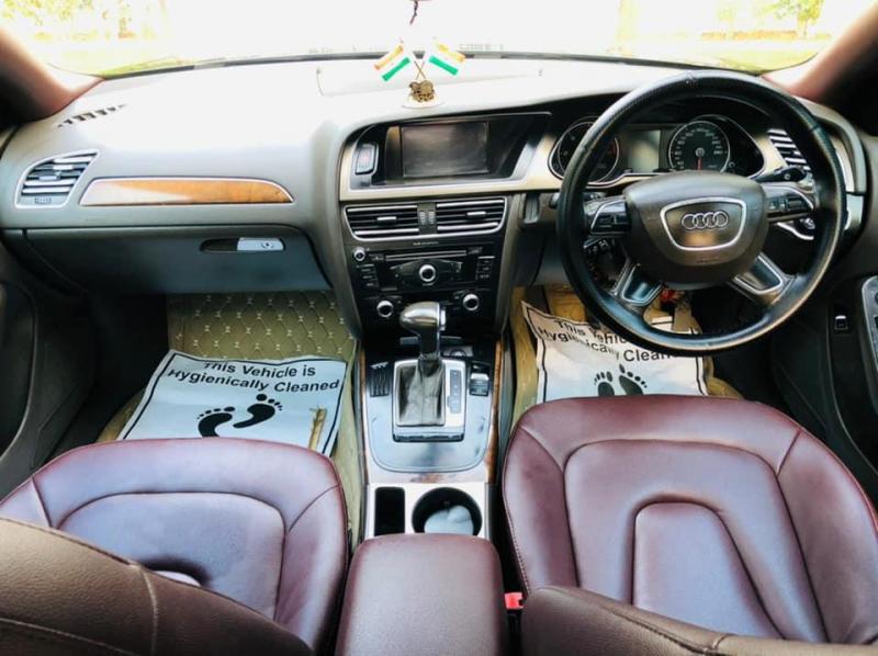 Audi A4 2.0 TDI S line 2012