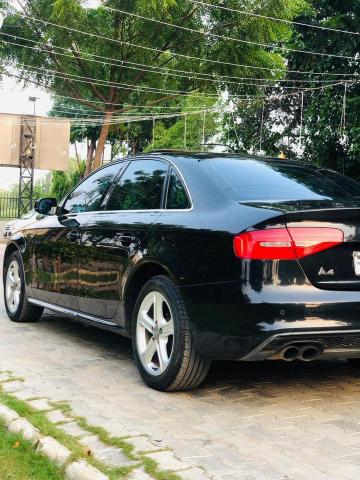 Audi A4 2.0 TDI S line 2012